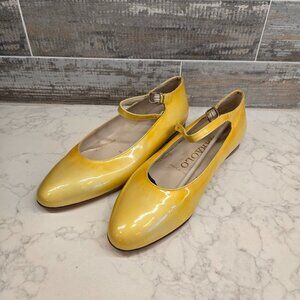 Maraolo Yellow Flats Like NEW